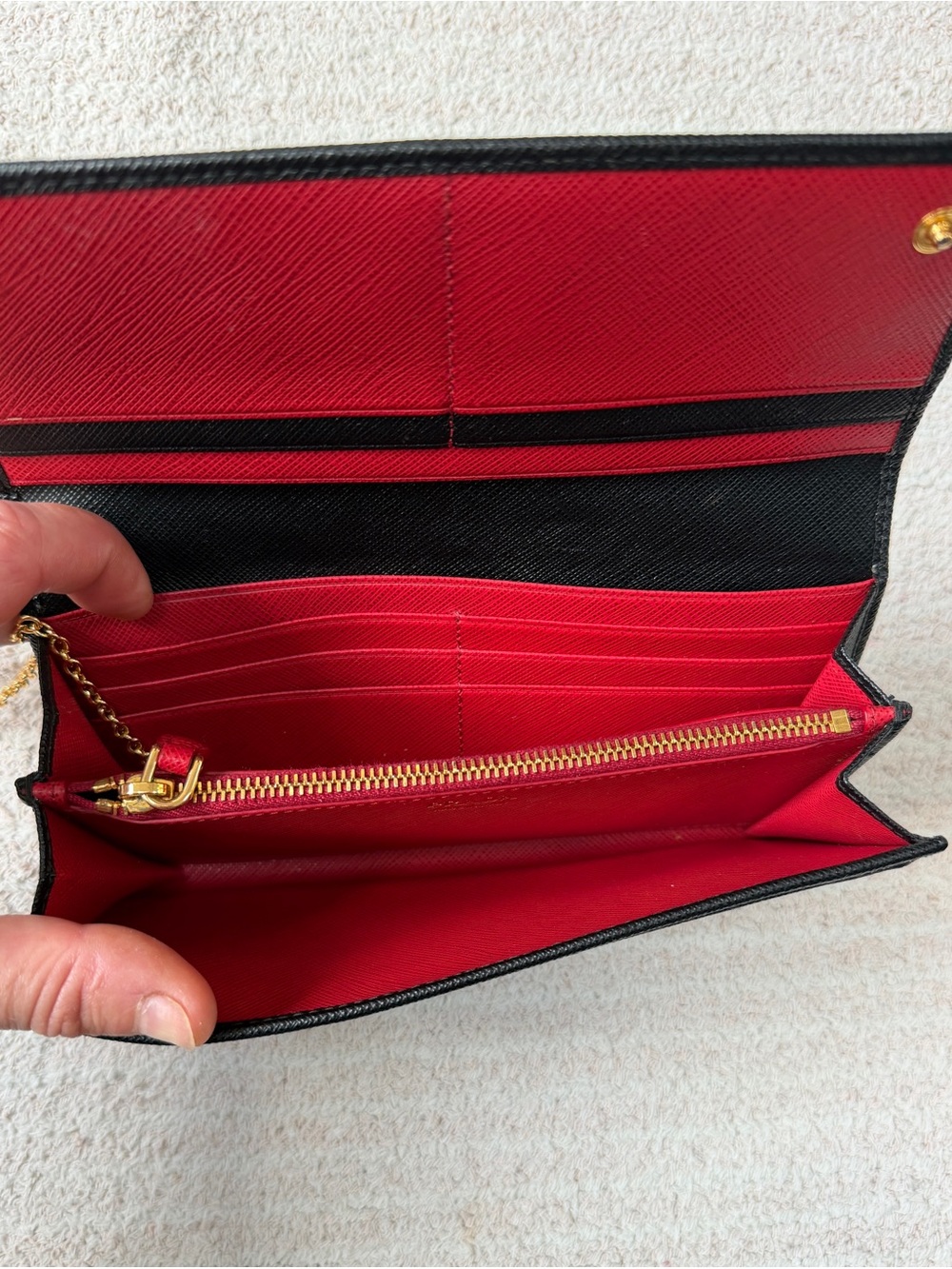 Prada Black and Red Saffiano Leather Wallet NWOT - Picture 11 of 16
